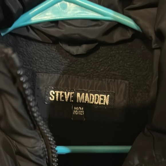 Steve Madden Black Puffer Jacket with Gold Details - Picture 2 of 7